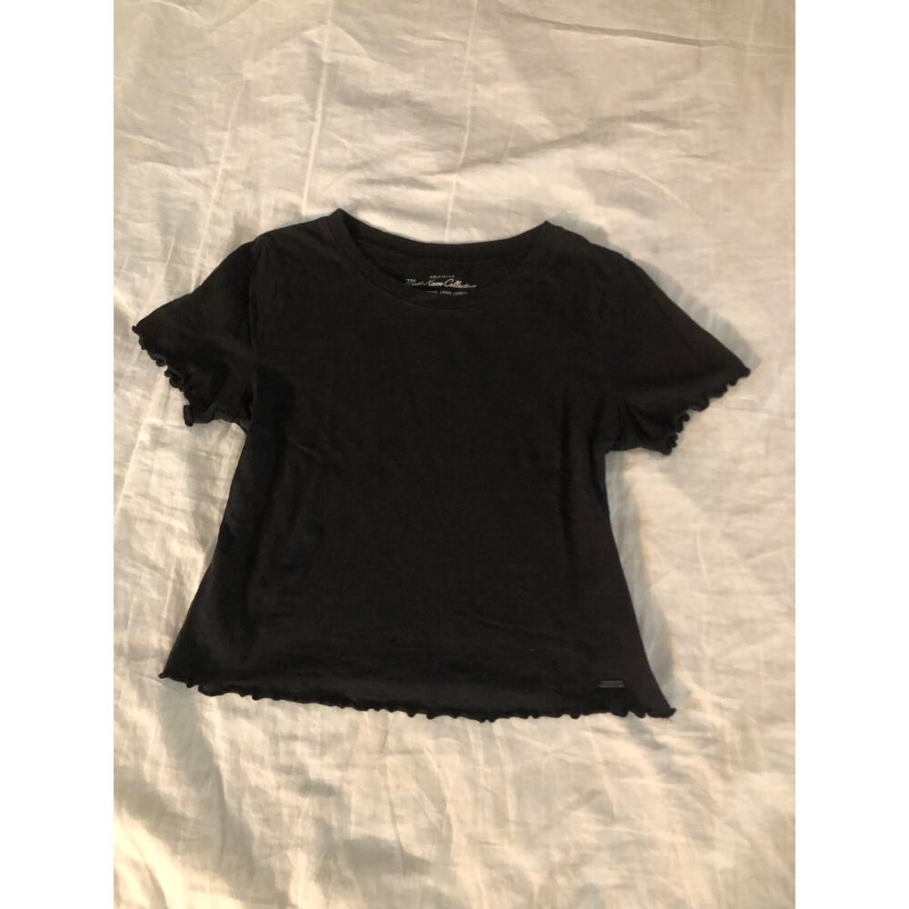 Hollister black short sleeve baby tee with ruffle lettuce edges Size Small